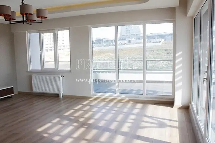 The empty living room in Star Park Evleri