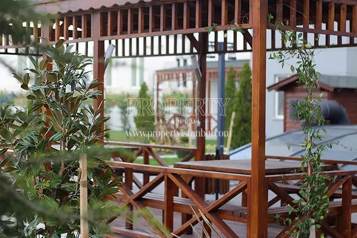 Wooden pergolas in Star Park Evleri