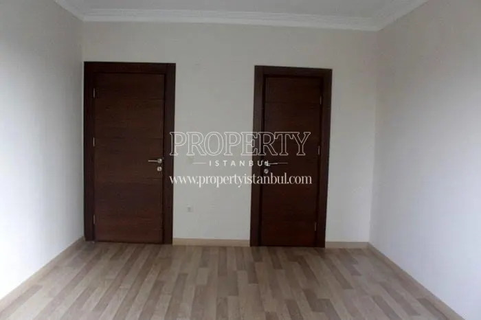 One of the empty studio units in Star Park Evleri