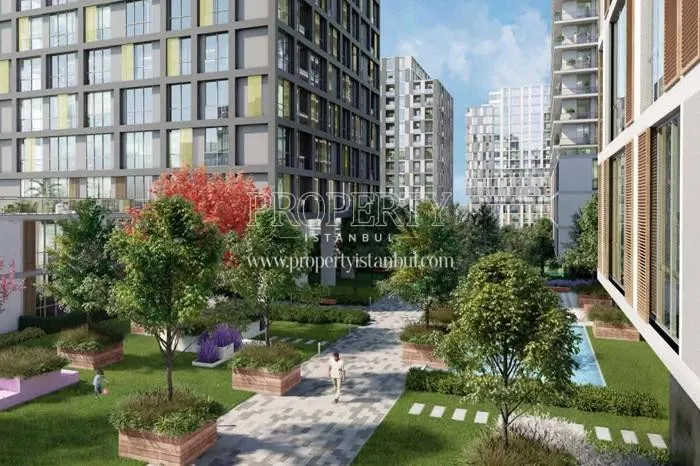 The garden of the Strada Bahcesehir compound