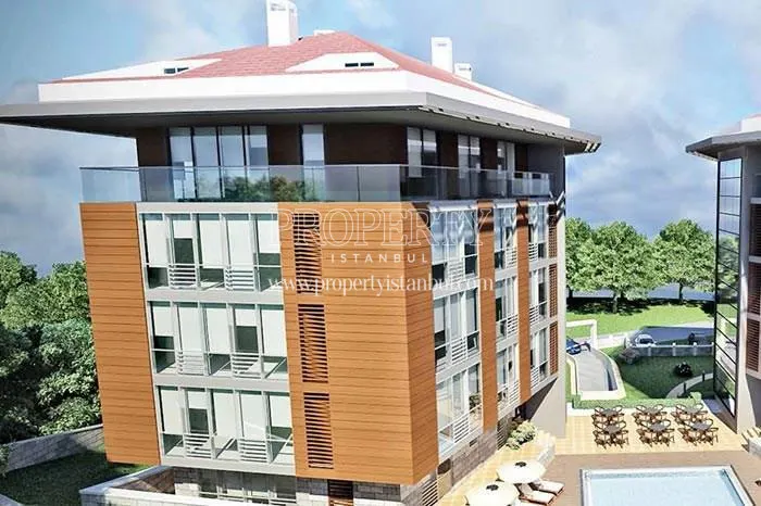 The outdoor swimming pool of the Studio Life Sariyer compound