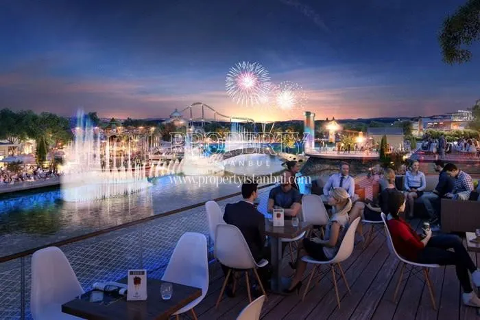 The amusement park near the lagoon in Tema Istanbul Bahce