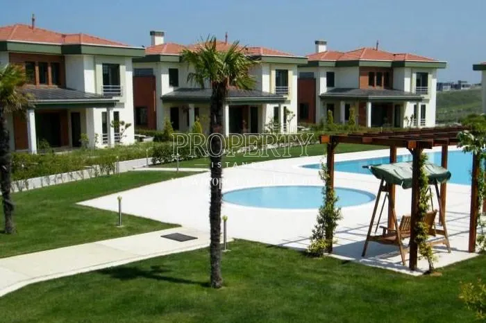 The swimming pools in Tepe Park Villalari