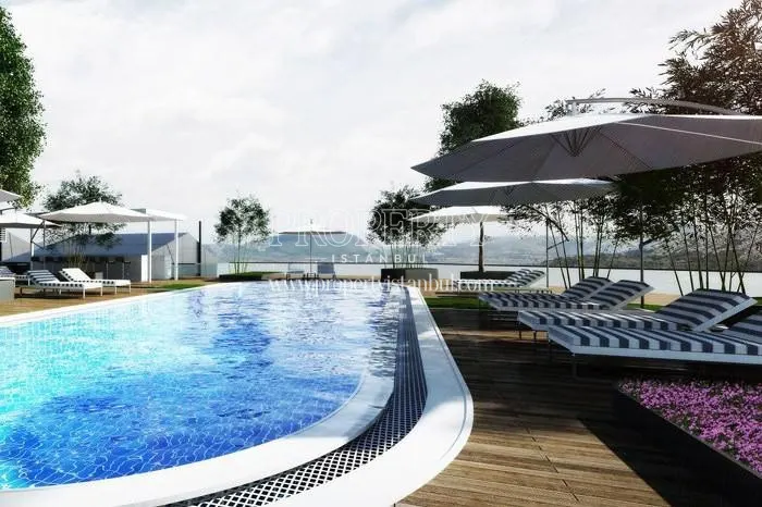 The outdoor swimming pool in Terrace Plus