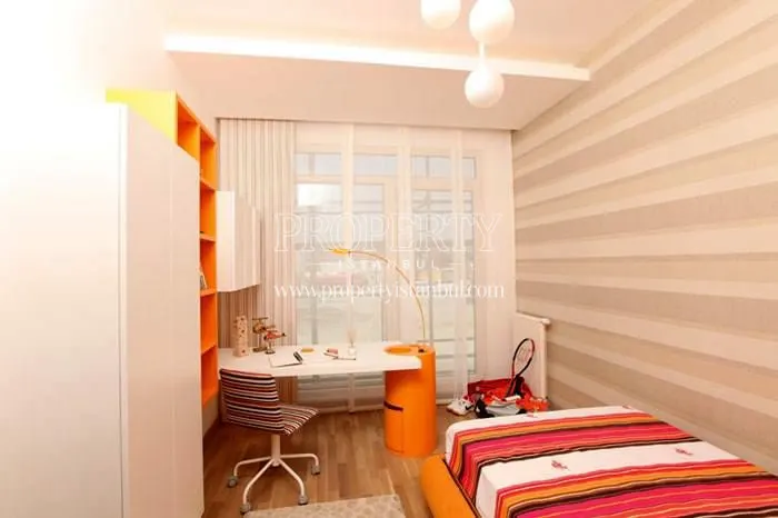 Small colorful bedroom in The Istanbul Veliefendi