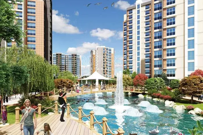 The artificial lake of The Istanbul Veliefendi