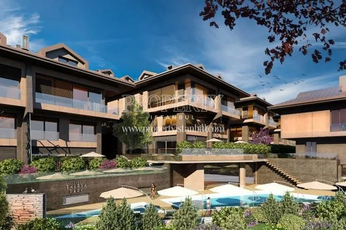 The outdoor swimming pool of Therra Park Tarabya