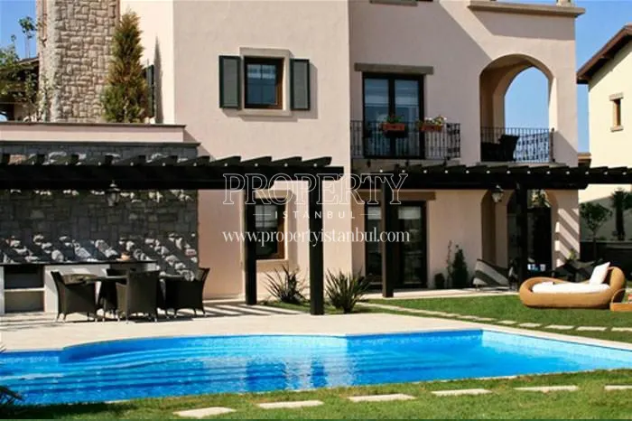 The villa with a private swimming pool in Toskana Vadisi