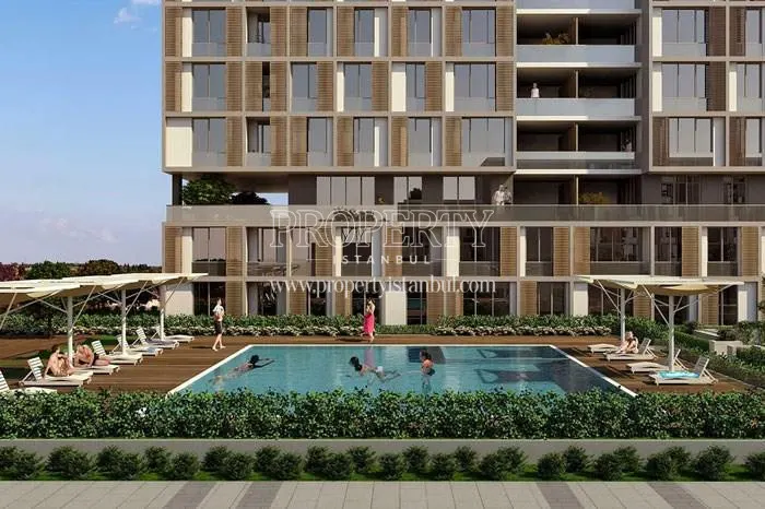 The outdoor swimming pool of the Toya Moda compound