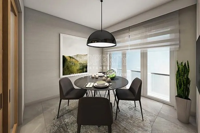Black round dining table in Tual Bahcekent