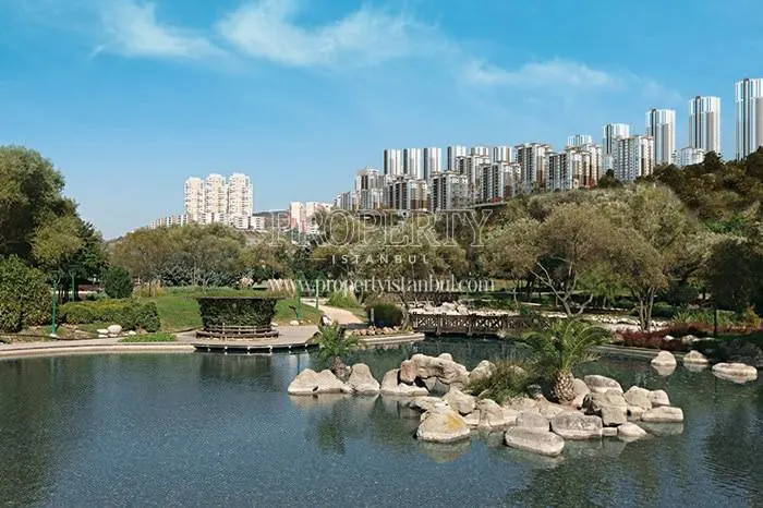 Artificial lake in Vaditepe Bahcesehir compound