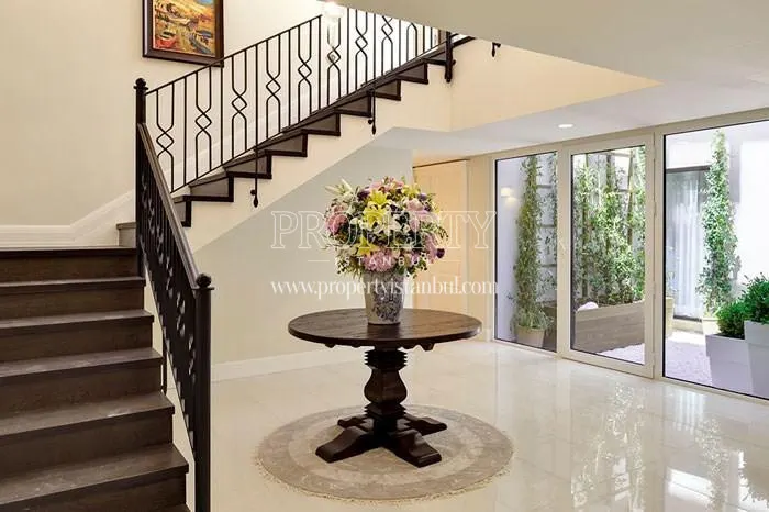 Brown stairs of the villa in Valle Lacus