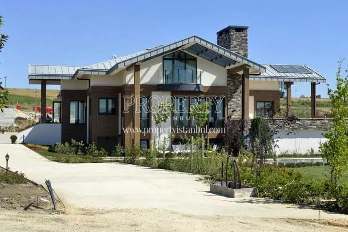 One of the villas in Valle Lacus