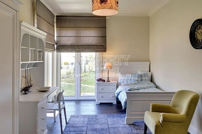 One of the bedrooms in Valle Lacus