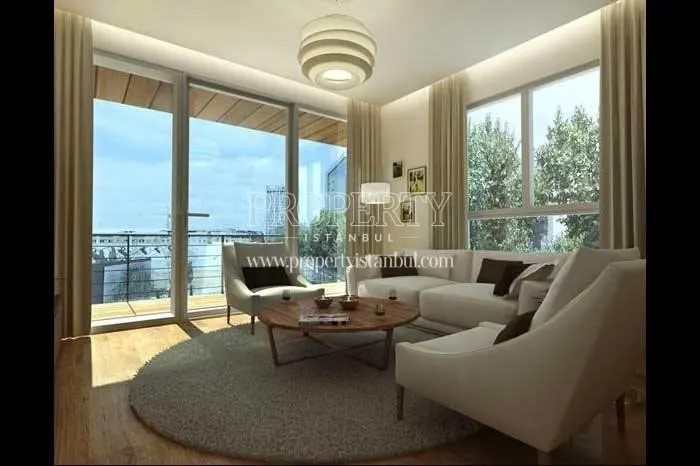 Small white lounge suite in the living room in Ve Gunesli