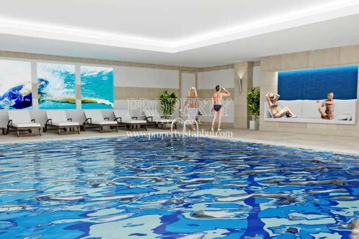 The people enjoying the swimming pool of Vera Residence