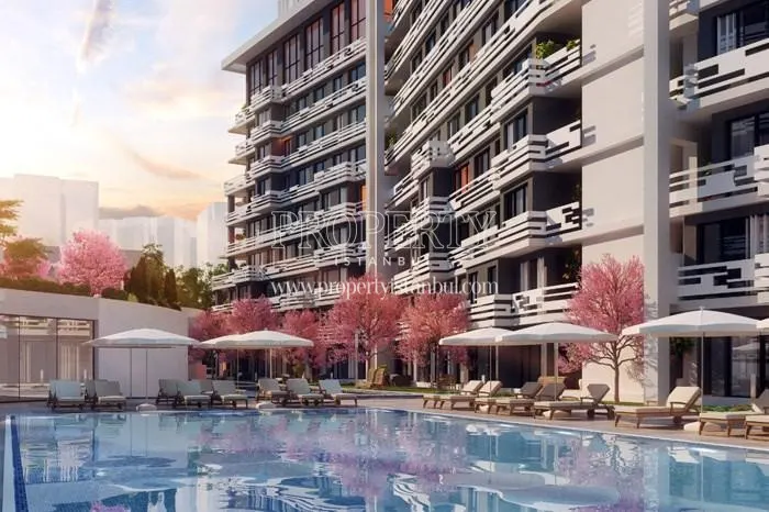 The outdoor swimming pool of WRoof Kurtkoy