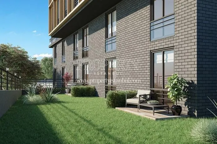 The verdant garden in Wen Levent Residence