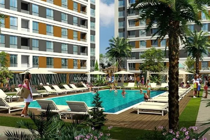 Outdoor swimming pool in White House Istanbul