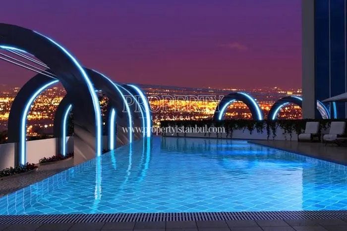 The outdoor swimming pool in Wish Istanbul