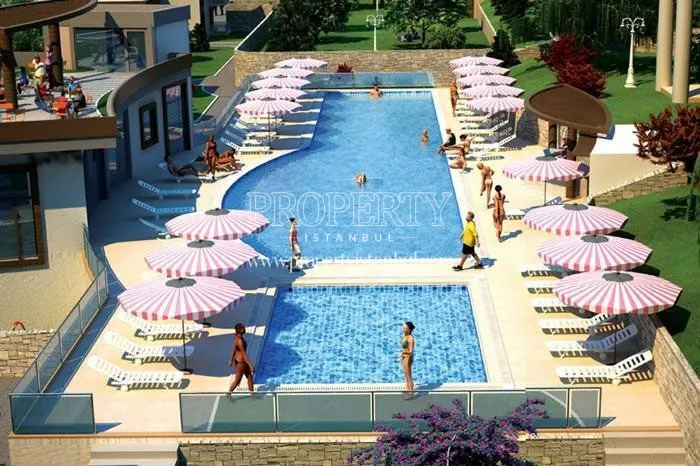 Outdoor swimming pool in Yakacik Bagbahce Evleri