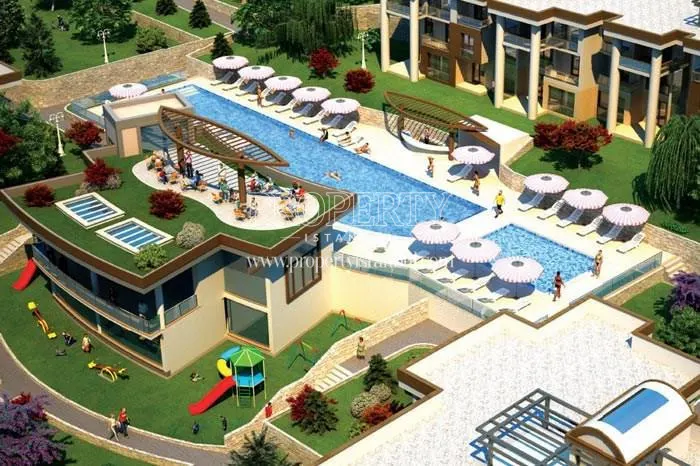 Outdoor swimming pool in Yakacik Bagbahce Evleri