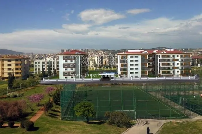 The sports fields in Yaylapark Evleri