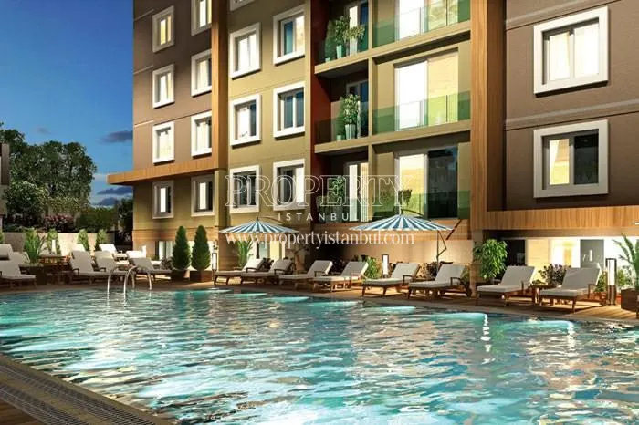 The swimming pool of the Yildiz Park Modern compound