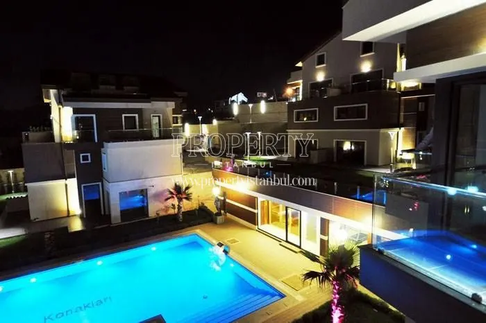 The outdoor swimming pool in Zeytindali Konaklari
