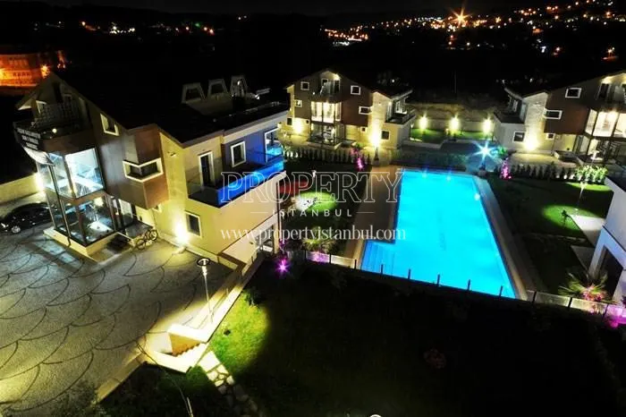The outdoor swimming pool in Zeytindali Konaklari