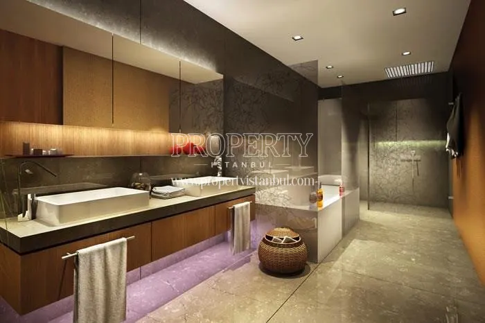 Big bathroom with two sinks in Zorlu Center
