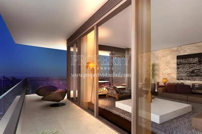 Spacious living room with a balcony in Zorlu Center