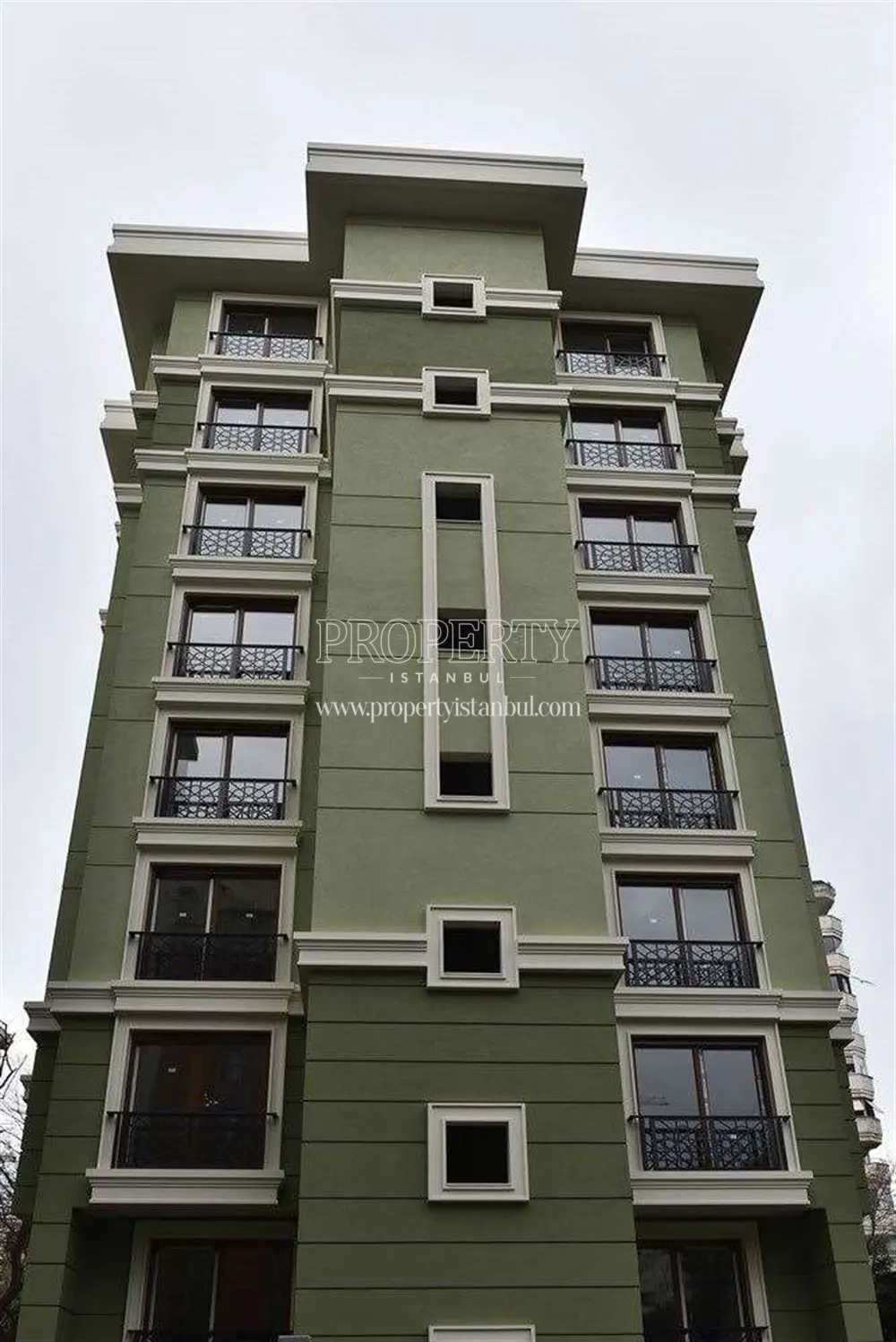 Green apartment in Evrenpark Fenerbahce