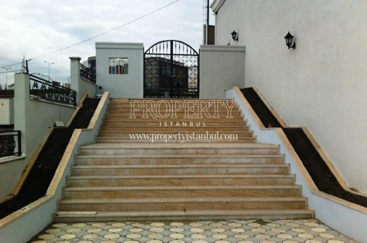 Inci Palas compound entrance
