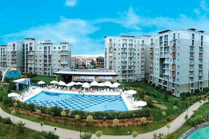 The outdoor swimming pool of Ismailoglu Dumankaya Trend compound