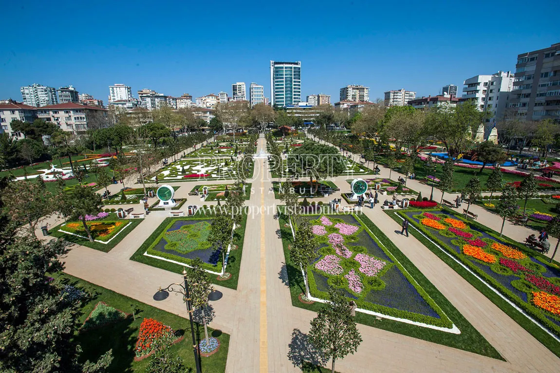 The big garden of Kelesoglu Feza Sitesi
