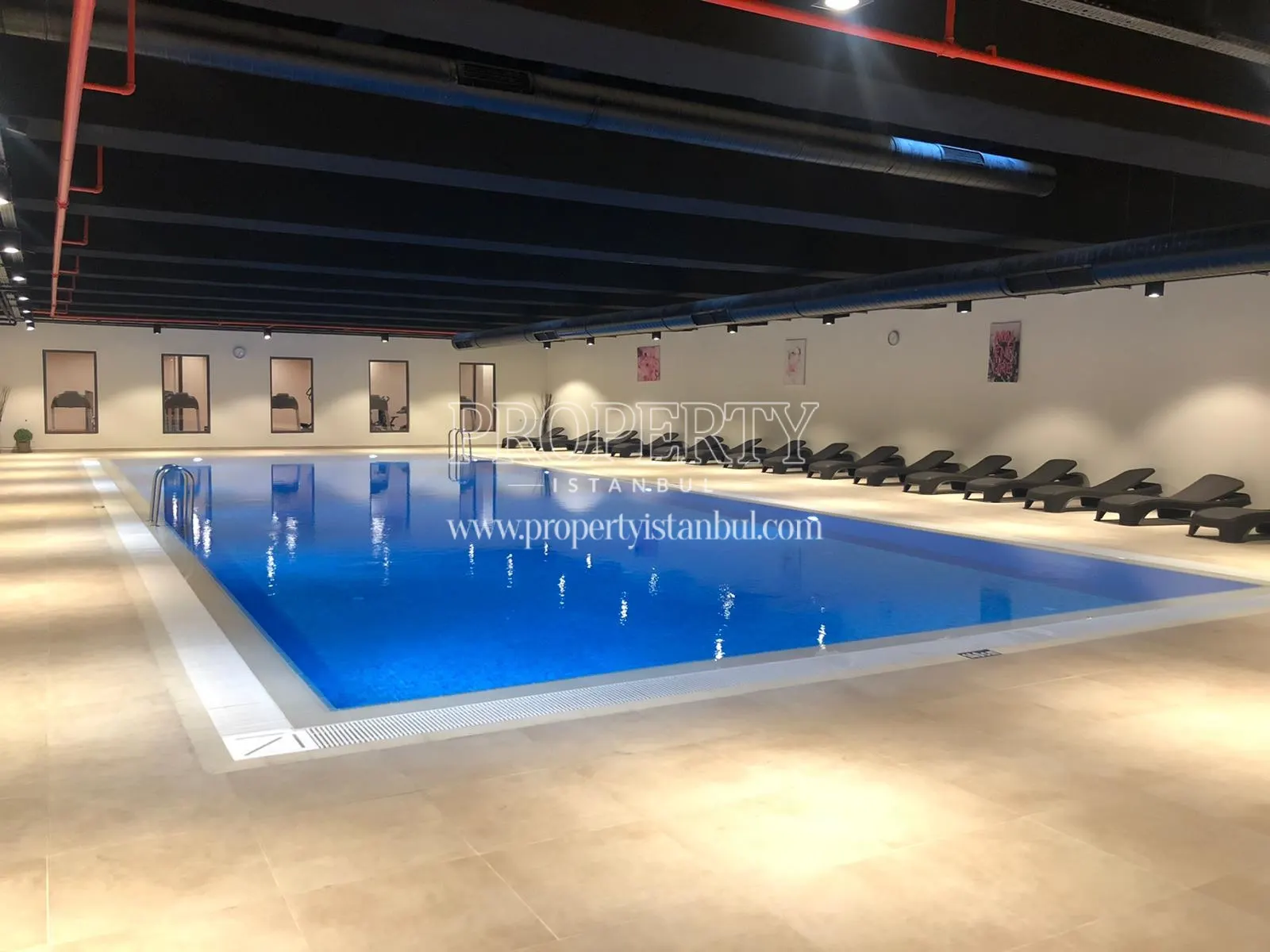Zekeriyakoy Koy Indoor Pool