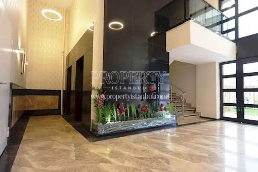 The entrance of the Metro Point Konutlari building