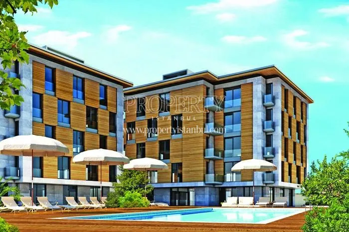 The outdoor swimming pool of Panaroma Home