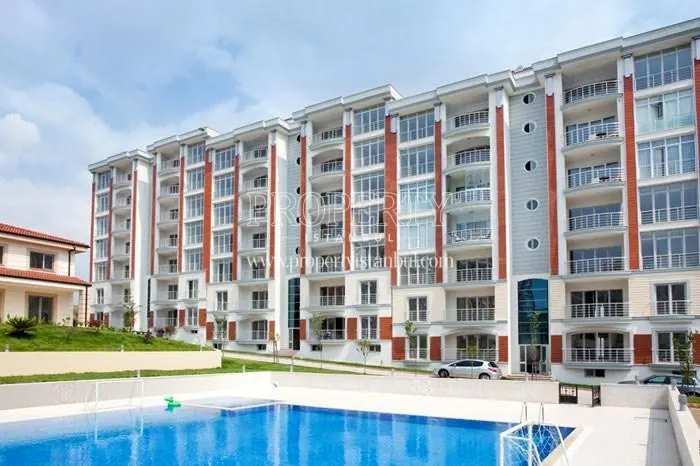 The outdoor swimming pool of Selin Evleri