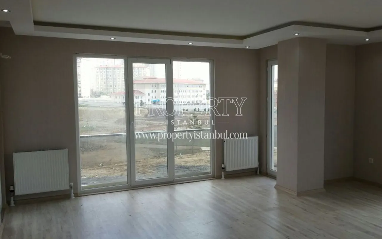 Empty unit in Vadi Panorama