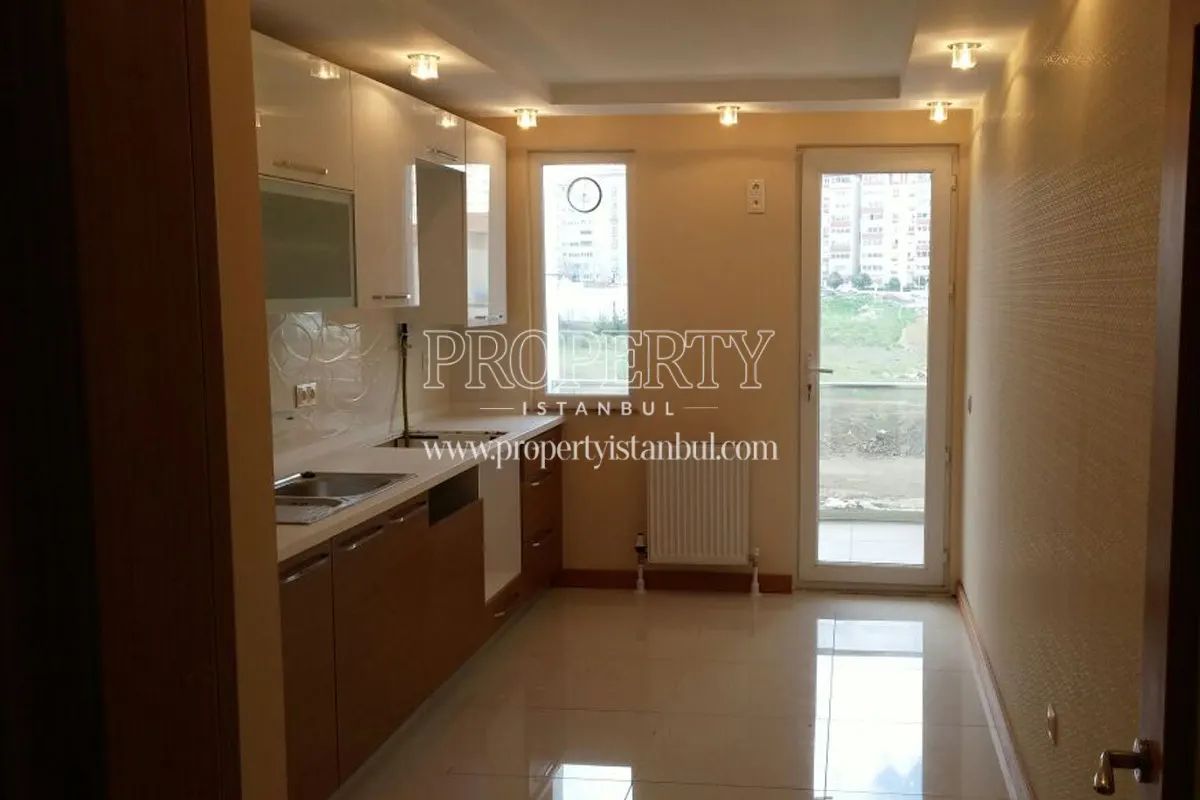 A small kitchen in Vadi Panorama