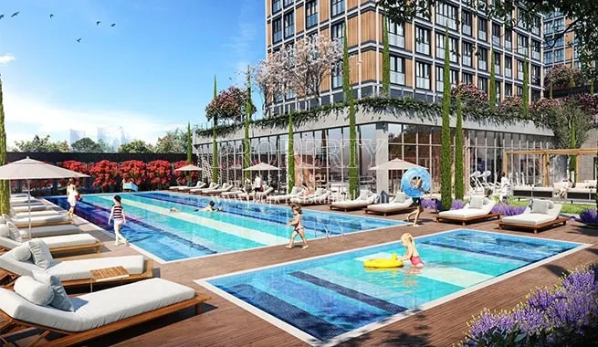 The swimming pool in Yesilmavi Maltepe