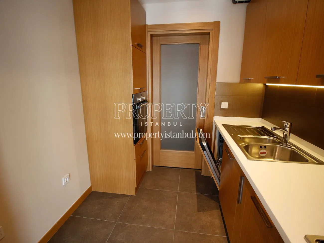 The kitchen of Yonca Apartmani