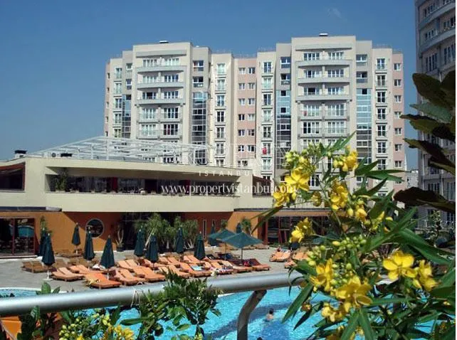 The swimming pool of the Agaoglu My Town Umraniye site