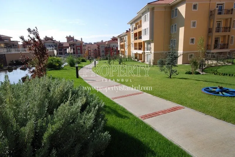 Walking track in Akturk Rapsodi Evleri