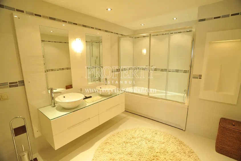 Almondhill bathroom