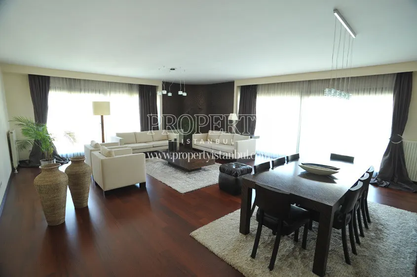 Almondhill spacious living room