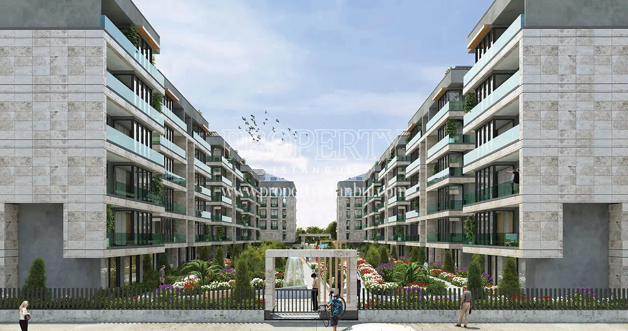 Alya Grandis compound