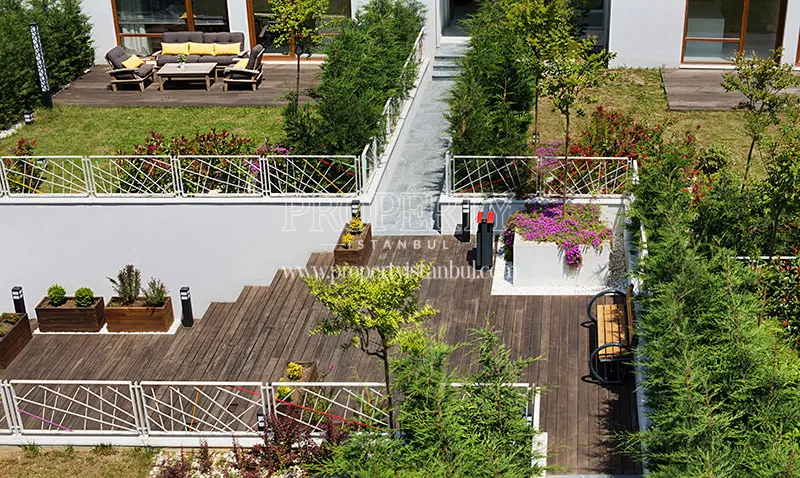 The garden of Arterium Villas